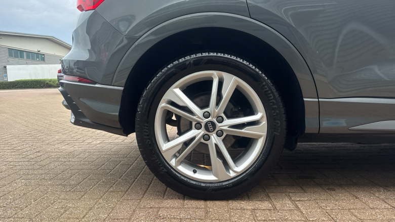 Audi Q3 35 TFSI S Line 5dr S Tronic Petrol Estate